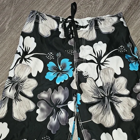 OP Men's Black,Blue,White Floral Swim Shorts. SZ XLARGE. 40-42 - Picture 3 of 3
